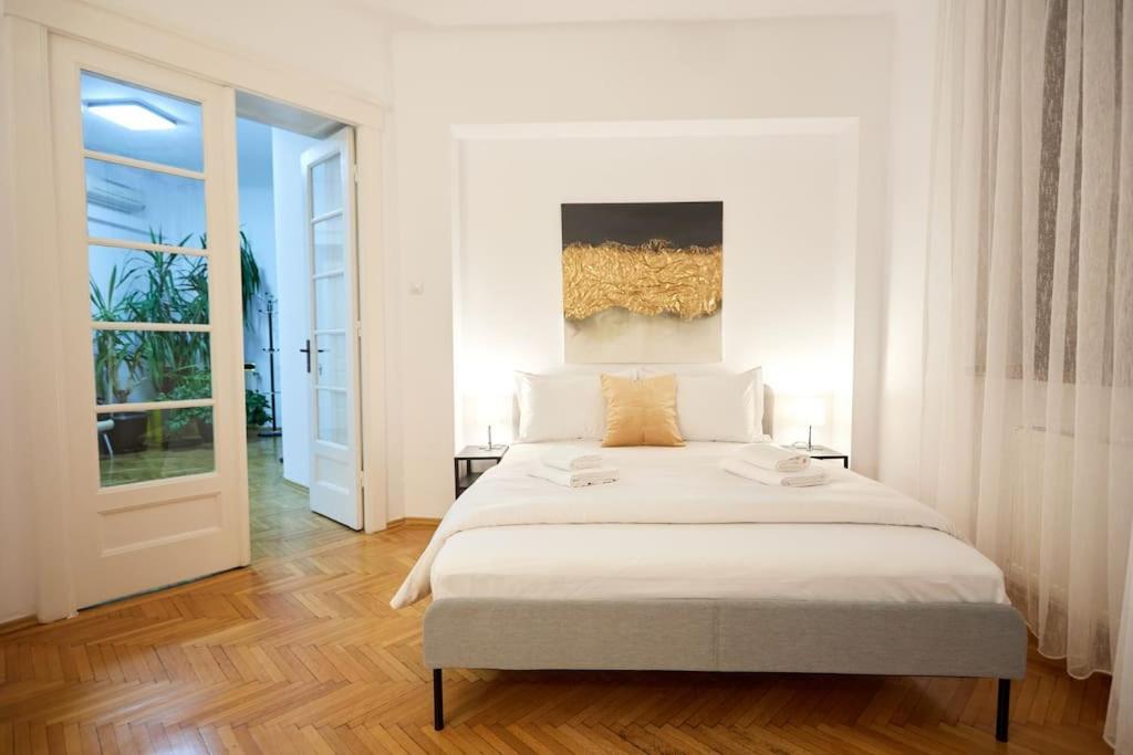 Caragiale Apartment Букурещ Екстериор снимка